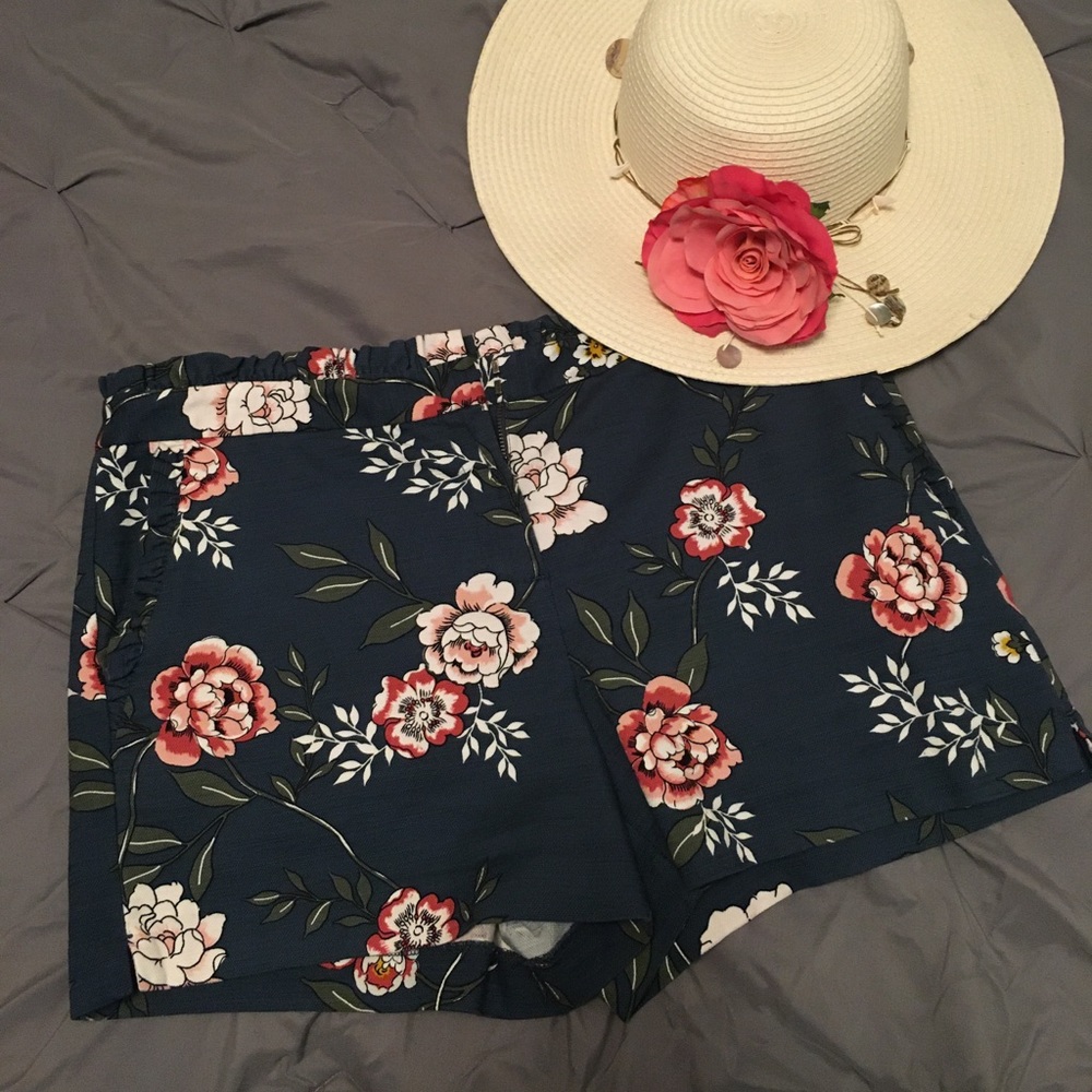 THE LOFT FLORAL SHORTS